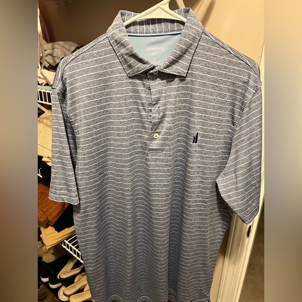 Johnnie O Men’s large polo